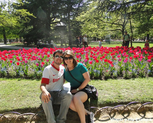 Também passeei com meu noivo pelo Jardim de Luxemburgo :)