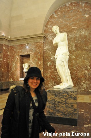 Vênus de Milo uma das obras mais vistas no Louvre :)