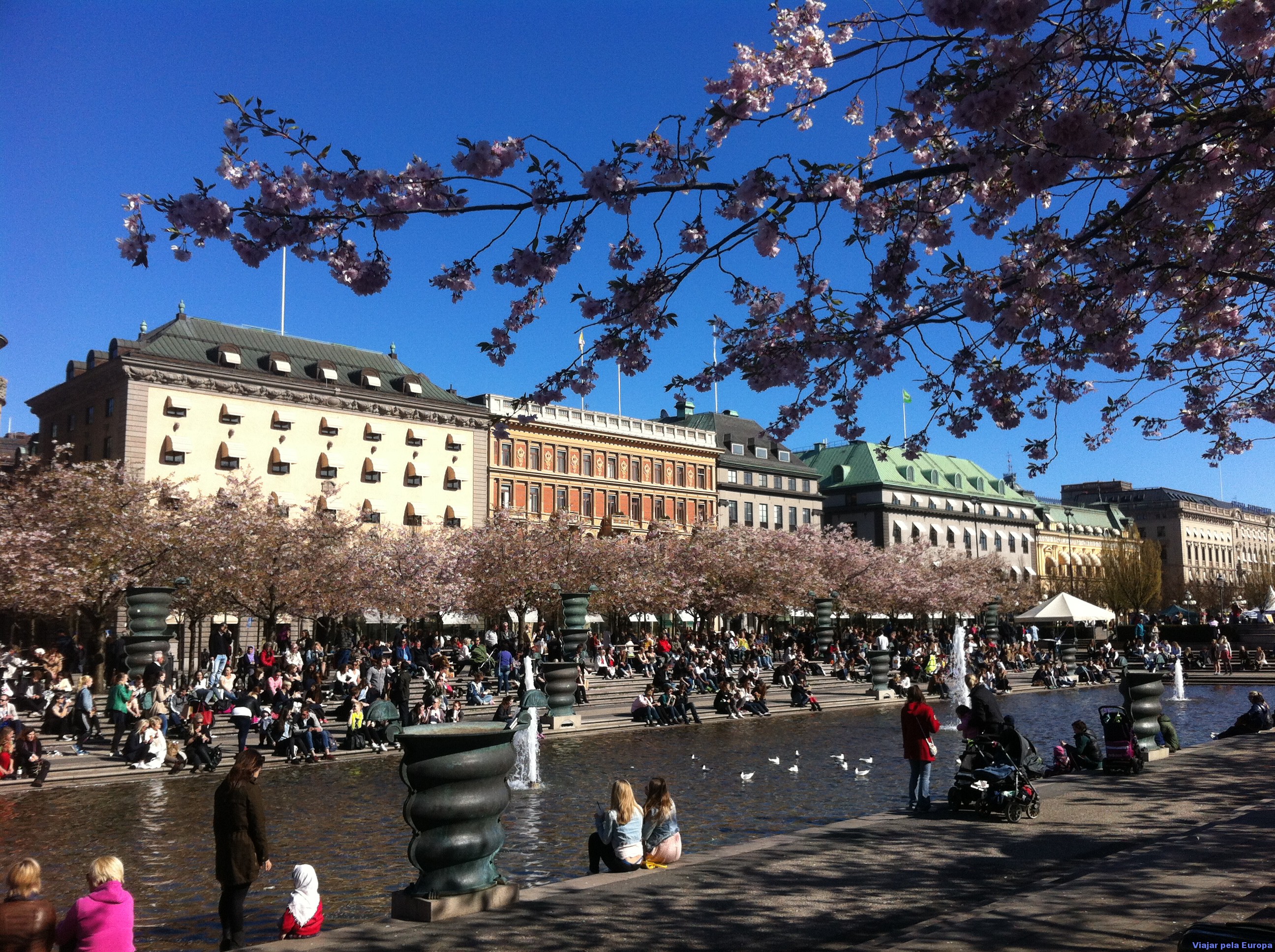 Kungsträdgården, praça onde acontecem vários eventos públicos no centro de Estocolmo.