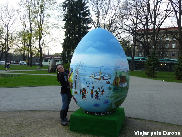 Páscoa em Riga, a cidade estava toda decorada com ovos gigantes.
