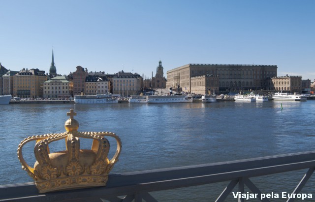A coroa símbolo da monarquia sueca. Lugar perfeito para fotos top em Estocolmo. Foto por - Staffan Eliasson