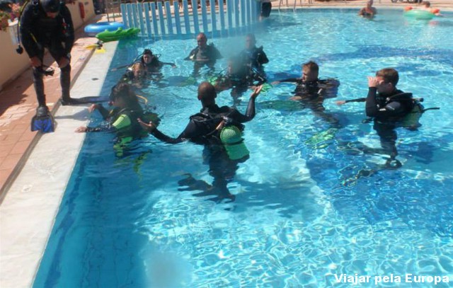 Curso básico de mergulho em Creta.