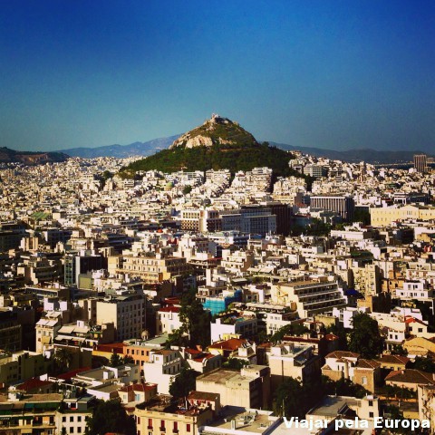 Incrível essa vista da Acrópole para Atenas.