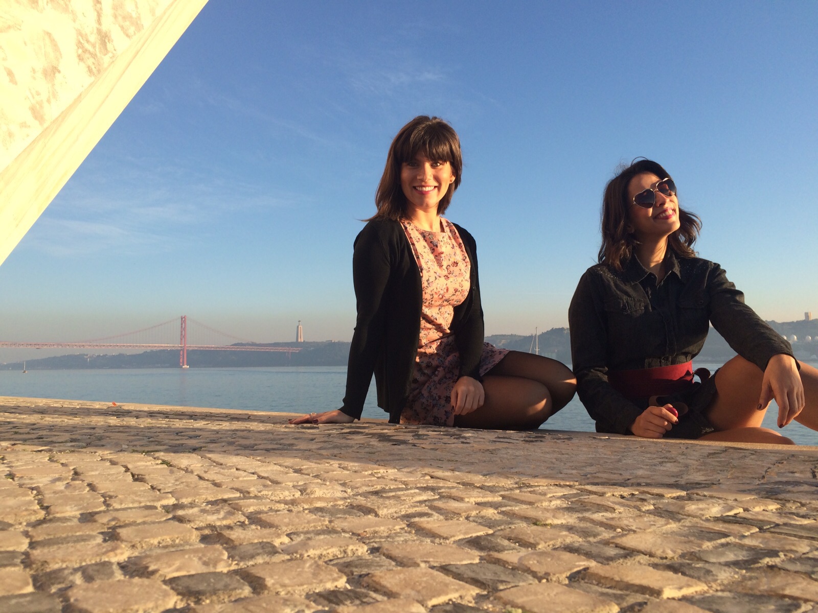 Eu e a minha best blogger de moda Luli do Trend Tips divando na zona de Belem em Lisboa :P