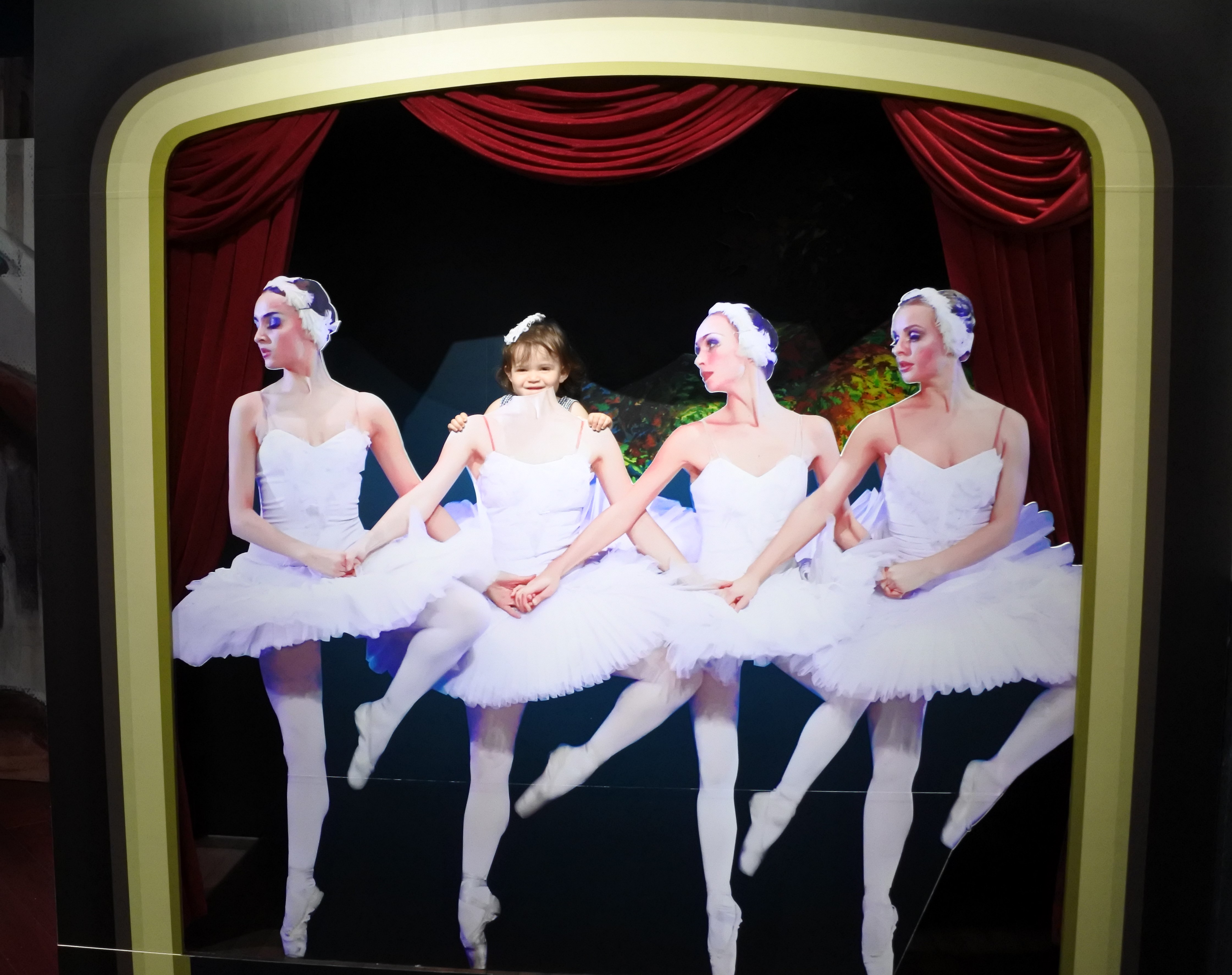 Nicole Kifarkis - Hotel MGM Macau - Ballet