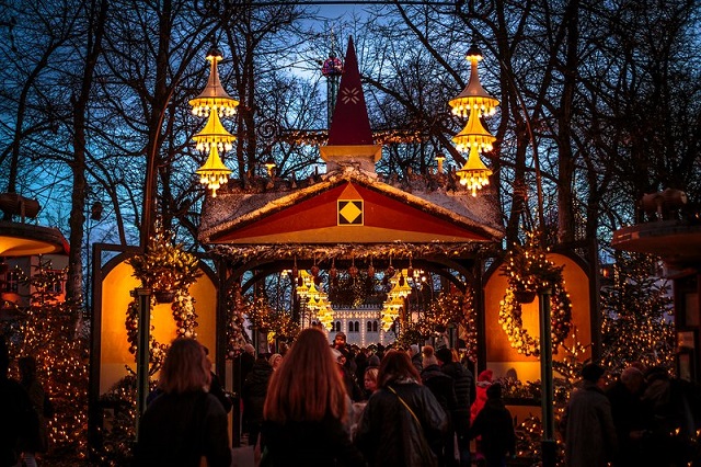 Tivoli, the 170-year-old amusement gardens in central Copenhagen, used to be only a summer pass-time. In 1994, however, the first Christmas in Tivoli opened, and Tivoli’s special magic proved to be longer lasting than the short Danish winter days. With thousands of lights adorning the historic buildings and gardens, and with charmingly themed villages and shops full of tasty treats and dazzling decorations, Tivoli oozes Christmas. Add to that the wonderful restaurants and the many thrilling rides, and you are set for a day’s adventure.