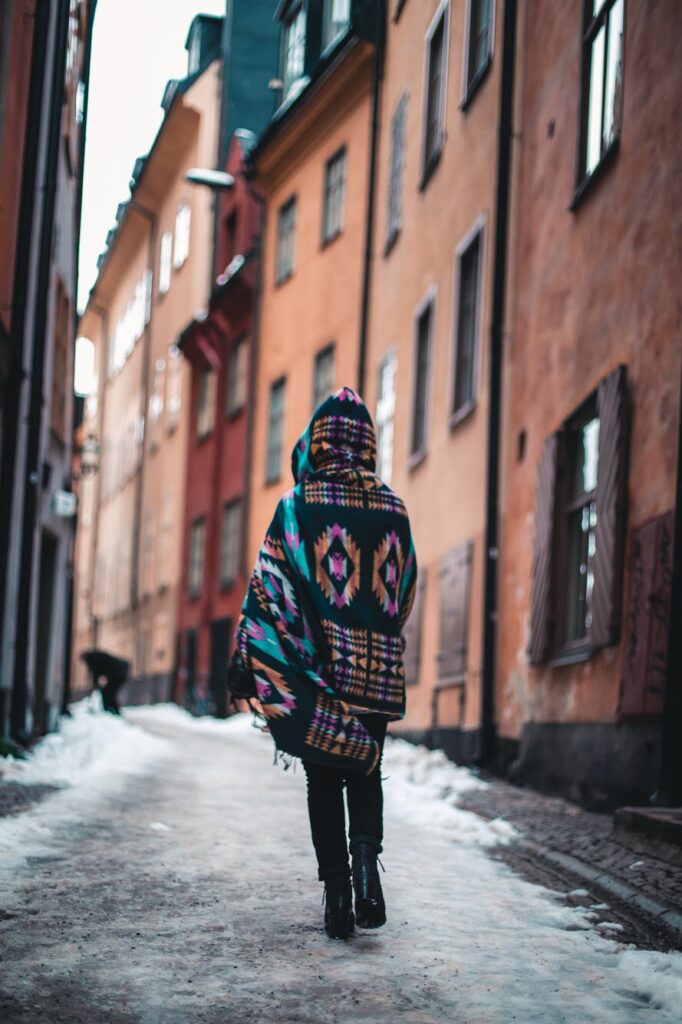 Como se vestir no inverno na Europa_poncho_1