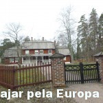 Museu e Parque Fölisön – Casa de madeira pintada imitando tijolo a vista.