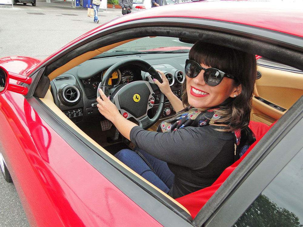 Passeio de Ferrari em Milão