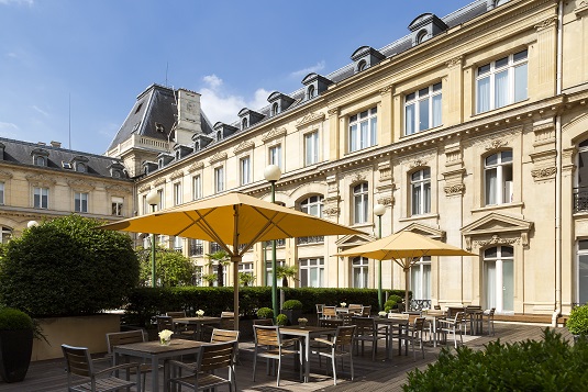 hotel-paris-crowne-plaza-republique-terrace-2